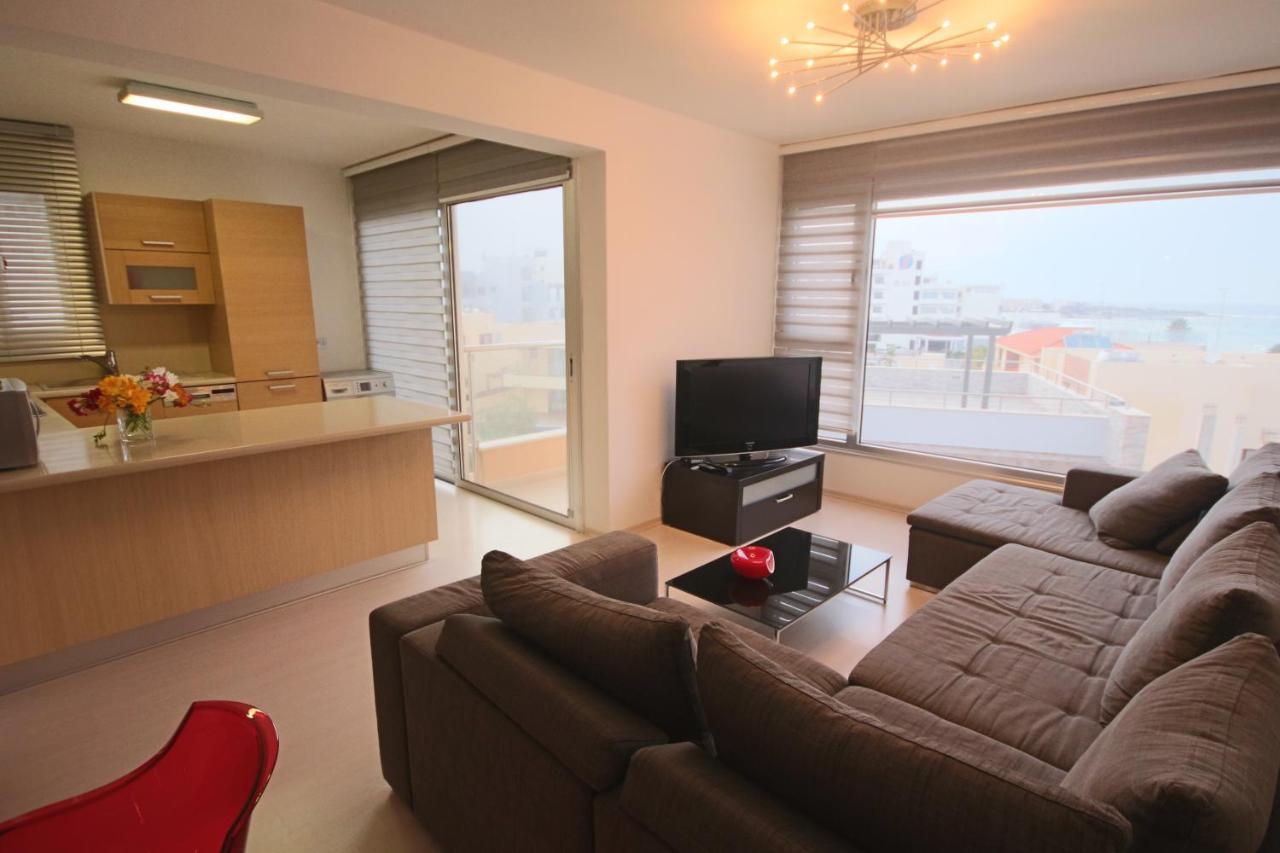 Fig Tree Bay Apartments プロタラス エクステリア 写真