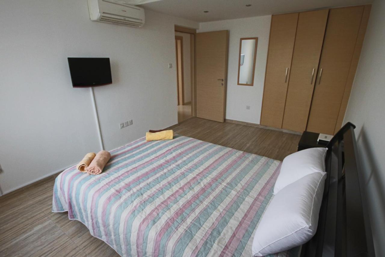 Fig Tree Bay Apartments プロタラス エクステリア 写真