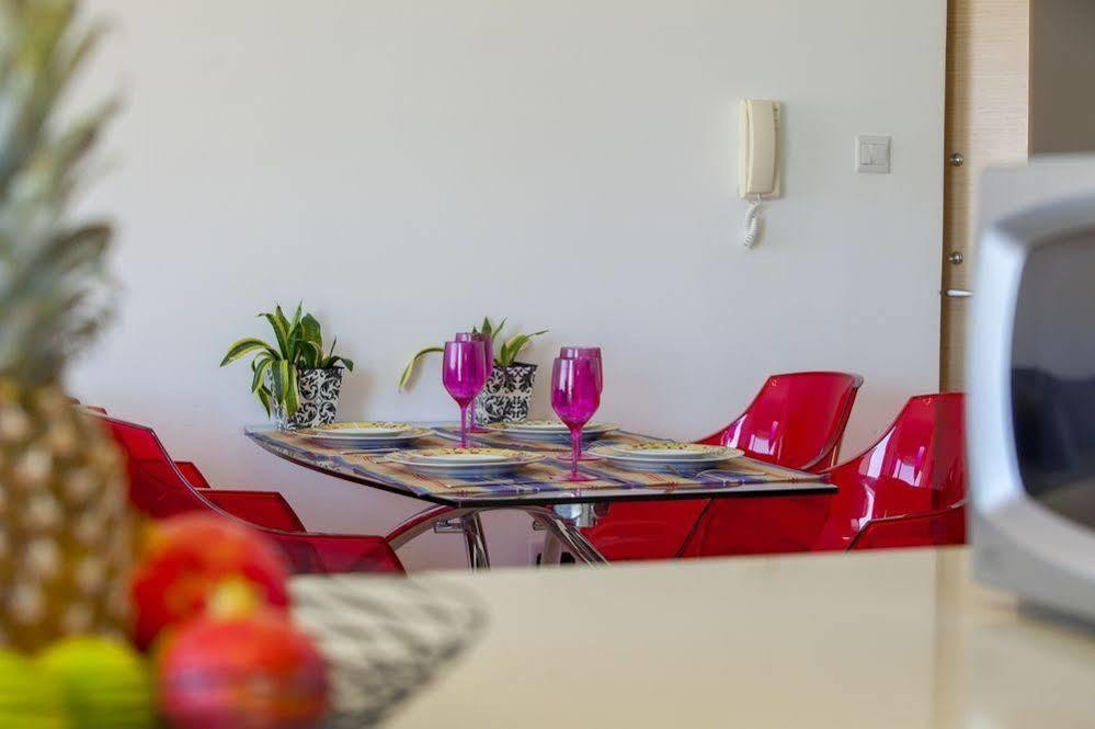 Fig Tree Bay Apartments プロタラス エクステリア 写真