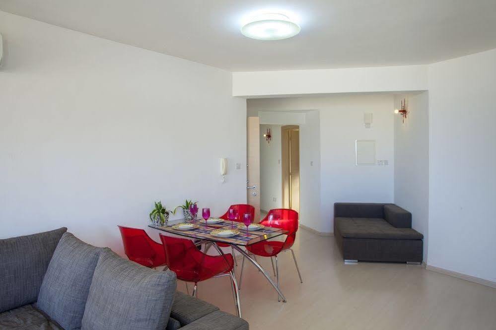Fig Tree Bay Apartments プロタラス エクステリア 写真