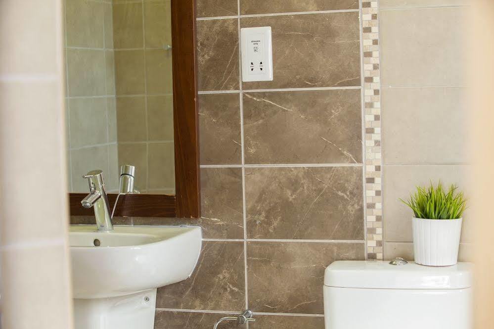 Fig Tree Bay Apartments プロタラス エクステリア 写真