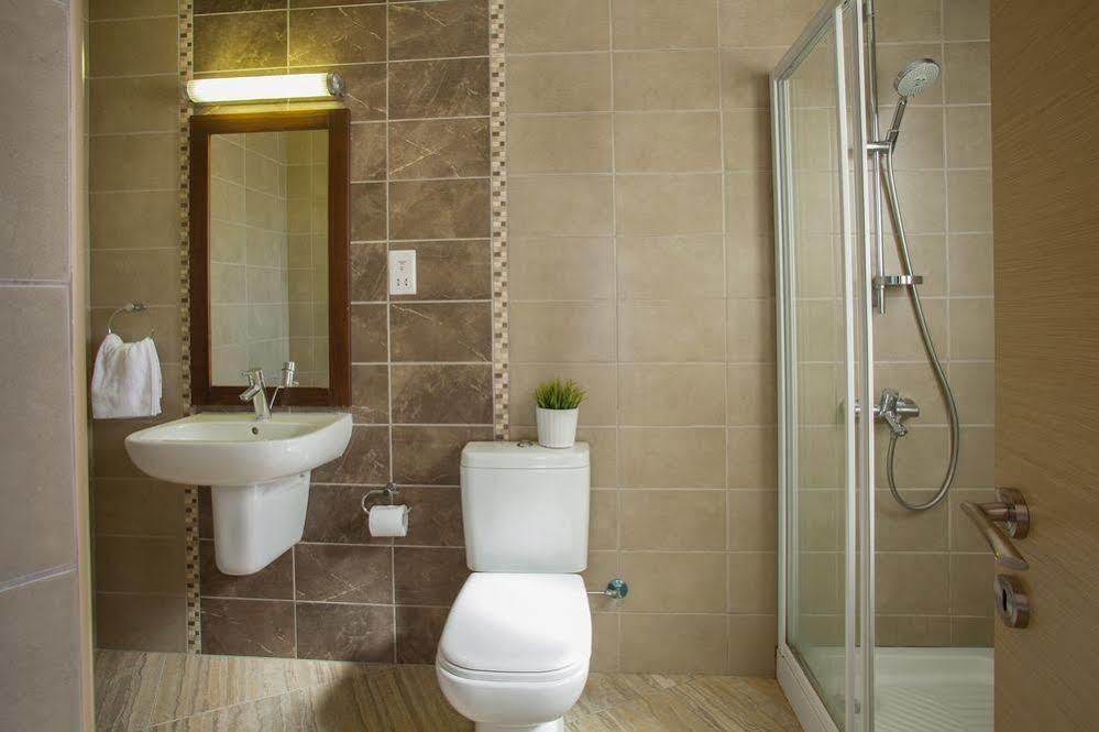 Fig Tree Bay Apartments プロタラス エクステリア 写真