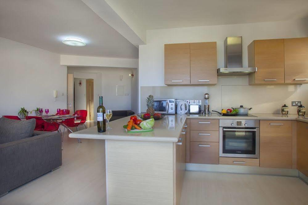 Fig Tree Bay Apartments プロタラス エクステリア 写真